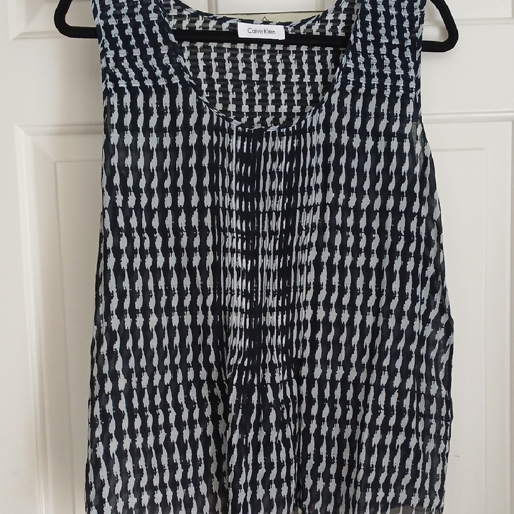 Calvin Klein Black and White Patterned Sleeveless Top